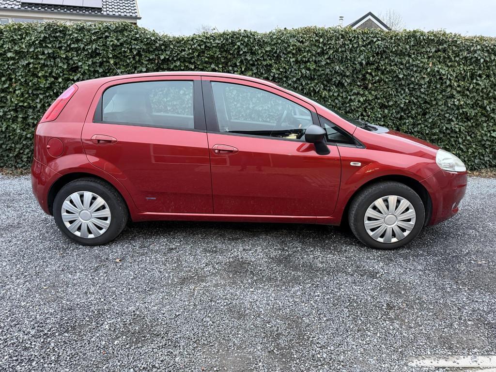 Fiat Grande Punto 1.4 Dynamic | Airco | Elekt. Ramen | Radio, Voorwielaandrijving, Stof, Zwart, 4 cilinders