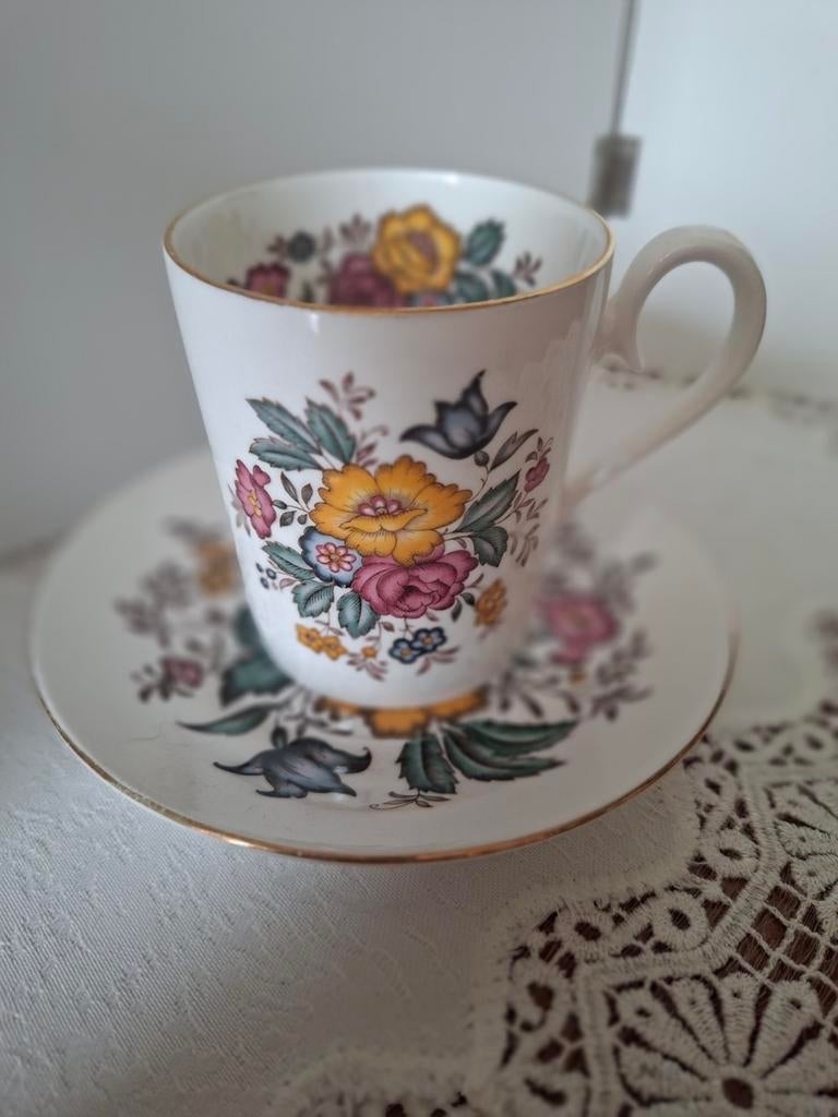 Royal Albert Eden, Ophalen of Verzenden, Zo goed als nieuw, Porselein, Kop en/of schotel