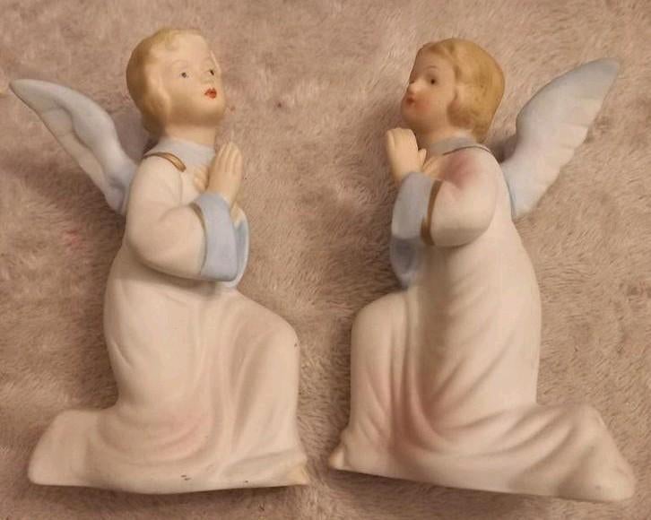 Set van 2 knielende engeltjes van biscuit porselein, Japans, Ophalen of Verzenden