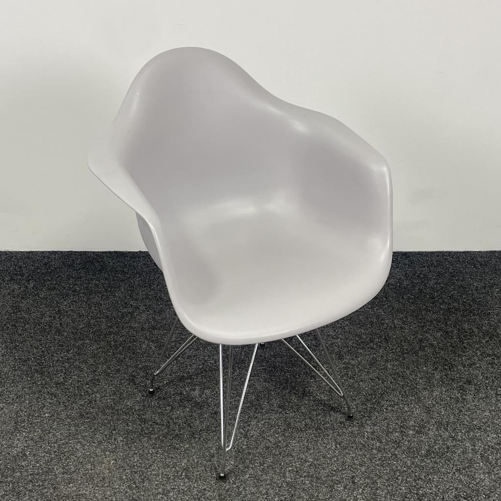 Lichtgrijze Kuipstoel - Chroom Onderstel 25542, Gebruikt, Ophalen, Hout, Eén