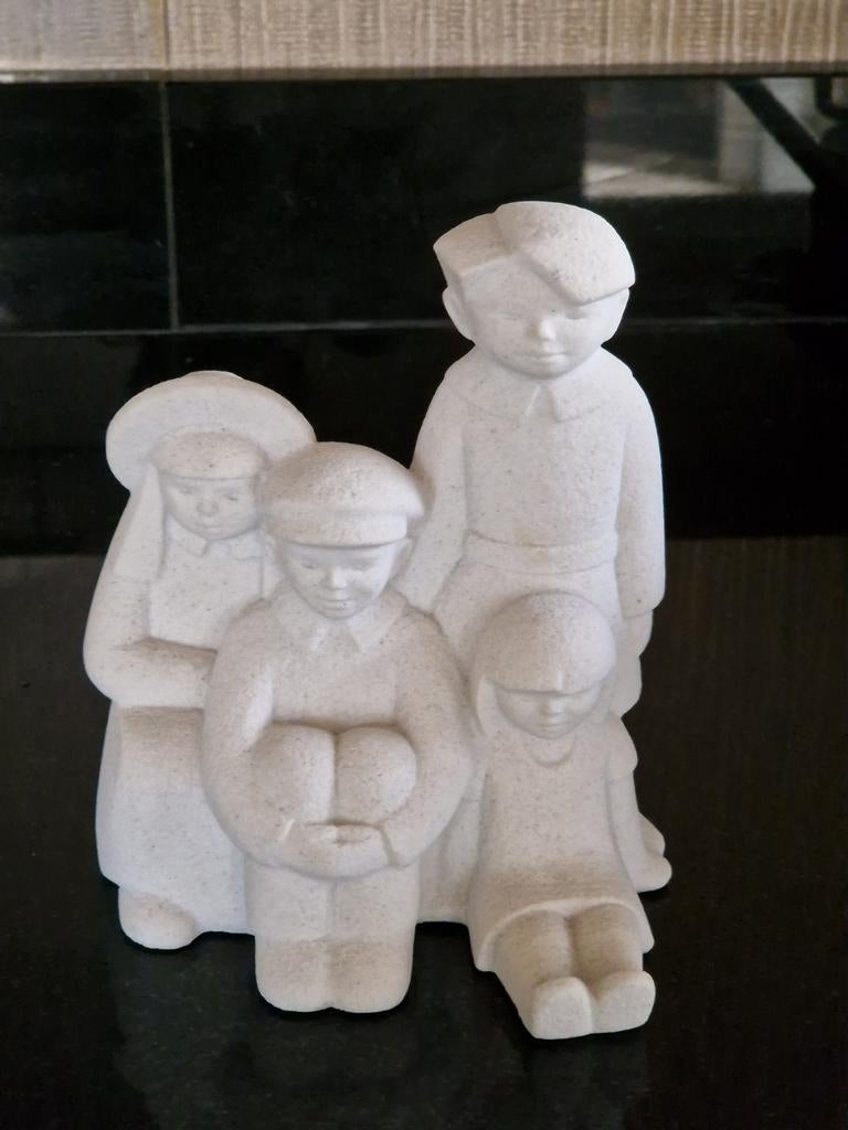 Vintage Beeldje"Familie" Marbell Stone Art Belgium., Verzamelen, Beelden en Beeldjes, Ophalen of Verzenden, Zo goed als nieuw
