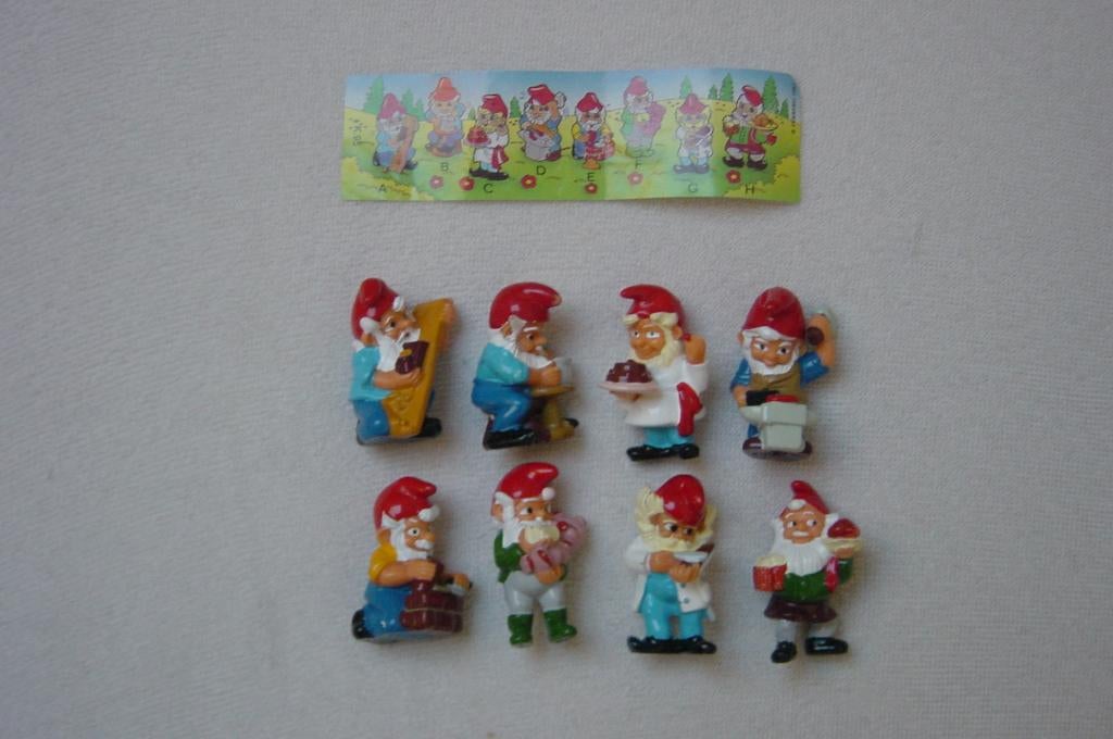 FERRERO- KABOUTERS - K95 -                        - 02042026, Verzamelen, Verrassingseieren, Ophalen of Verzenden, Zo goed als nieuw