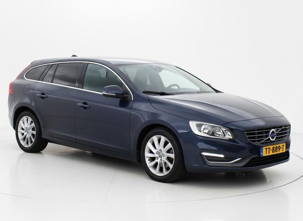 Volvo V60 2.0 D4 Summum|Cruise|Navi|Trekhaak|PDC|Stoelverw., Auto's, 1502 kg, Euro 6, 4 cilinders, Blauw