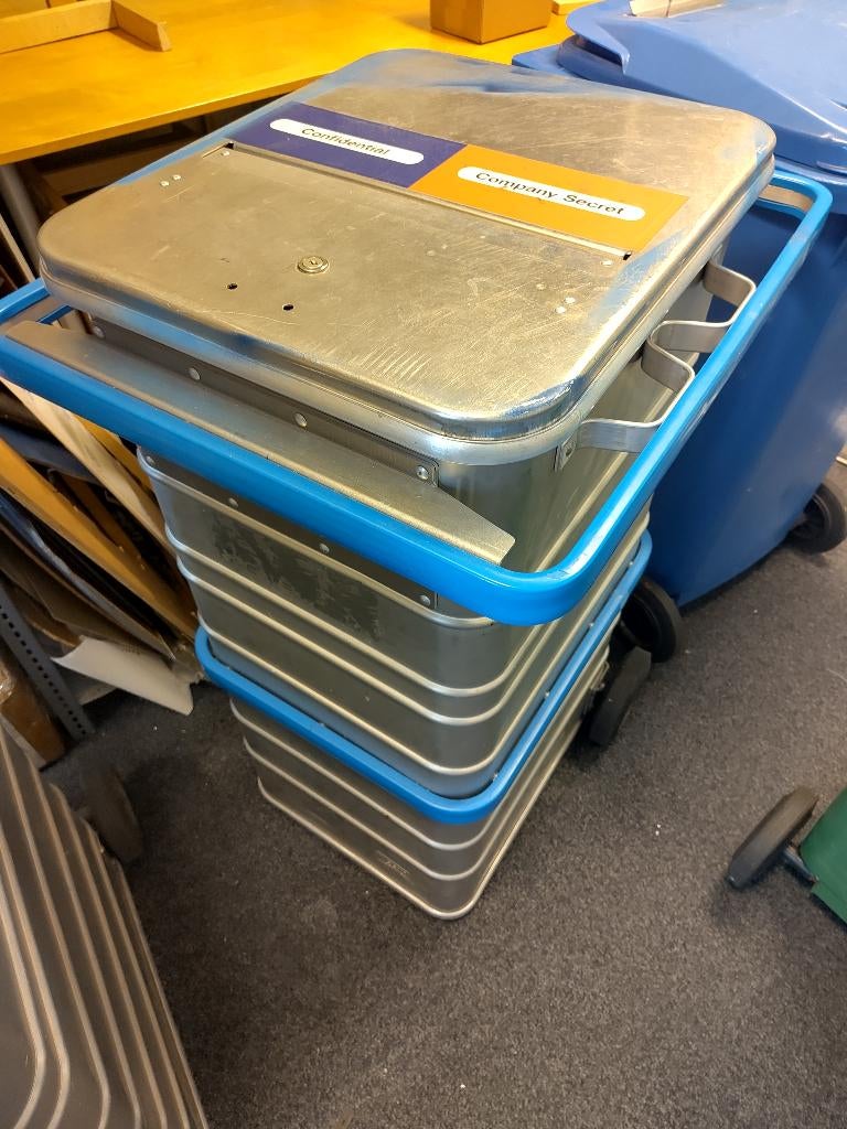 ALUMINIUM PAPIERCONTAINER MET SLOT, KANTOOR / VERTROUWLIJK, Ophalen, Nieuw, 40 liter of meer, Metaal
