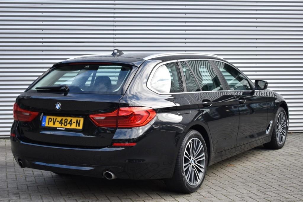 Bmw 5-SERIE TOURING 530I EXECUTIVE / El. A-KLEP / PDC V+A /, Automaat, 1998 cc, 4 cilinders, Zwart