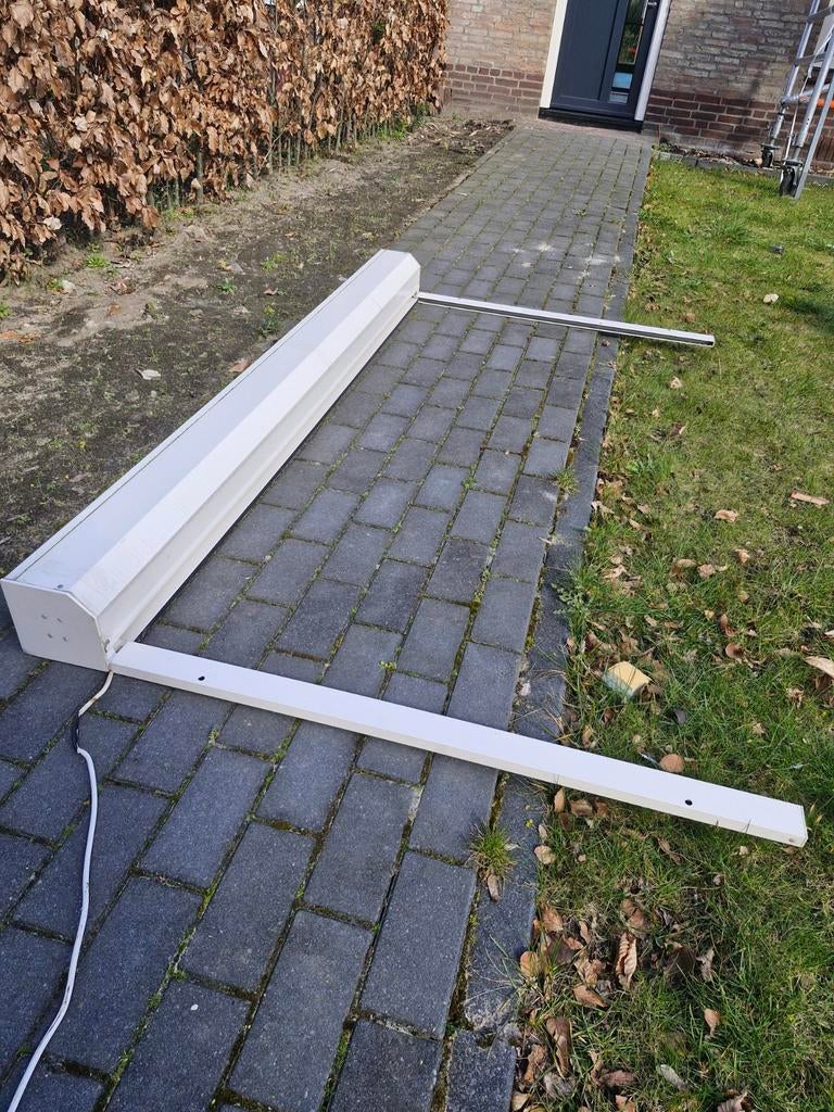 2x Elektrische rolluiken compleet (202x150 & 244.5x185), Ophalen, Gebruikt, Wit, Elektrische bediening