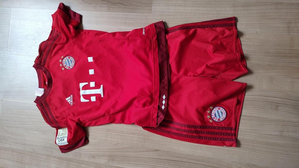 Fc bayern München tenue maat 152, Ophalen of Verzenden, Jongen of Meisje, Sport- of Zwemkleding