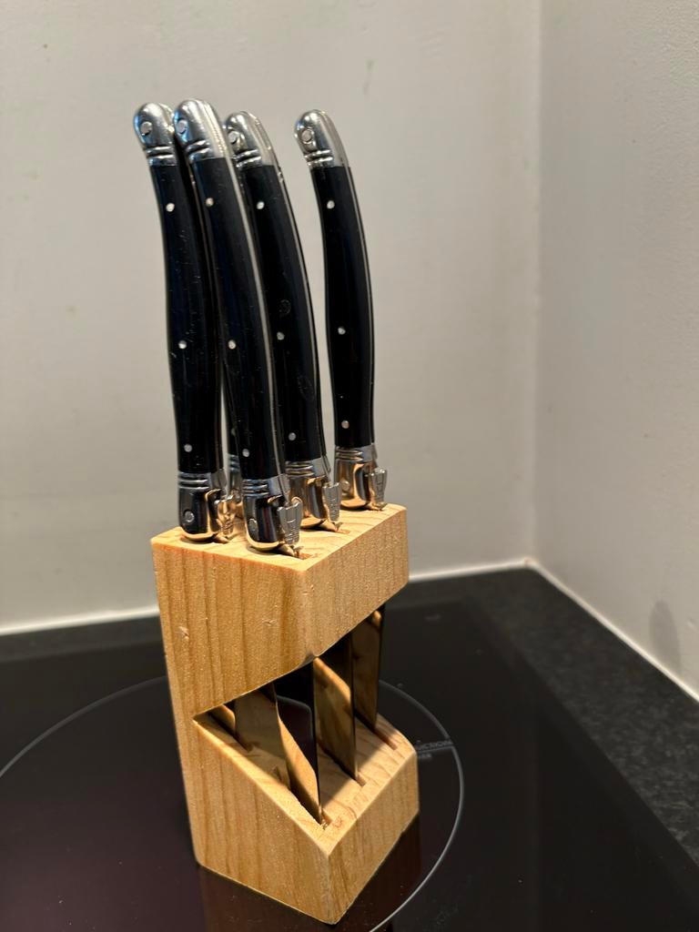 Laguiole steakmessen set van 6 in houten blok, Ophalen of Verzenden, Zo goed als nieuw, Rvs of Chroom, Bestekset