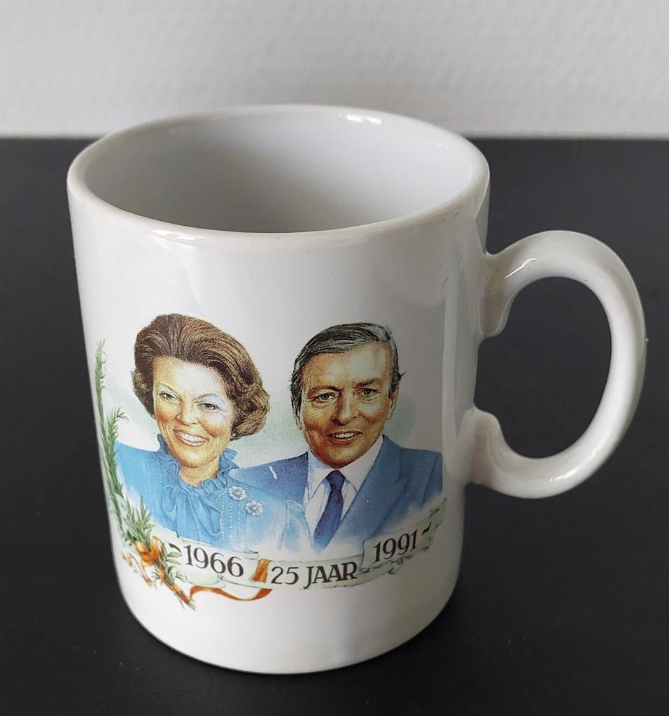 Beatrix en Claus, Ophalen, Zo goed als nieuw, Nederland, Servies
