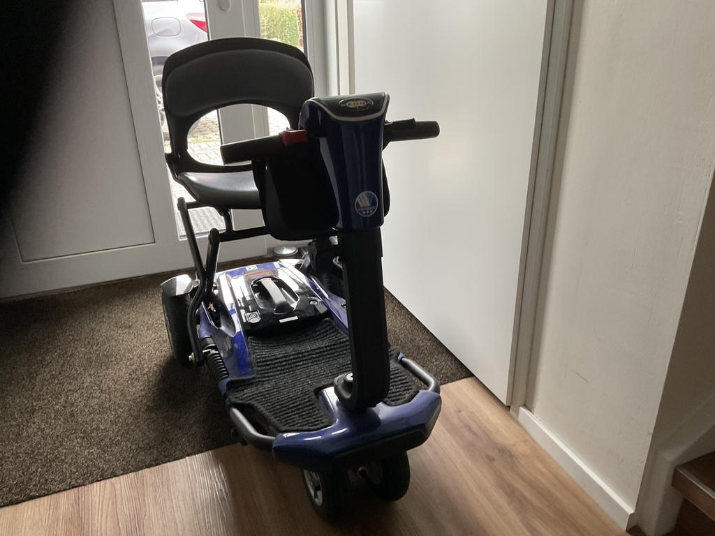 Sedna vermeijeren opvouwbare scootmobile, Diversen, Ophalen, Zo goed als nieuw, 15 km of minder, 10 km/u of minder