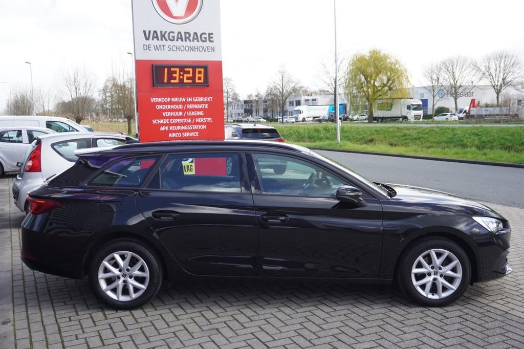 Seat Leon Sportstourer 1.5 TSI Style / ACC / Carplay / Trekh, Voorwielaandrijving, Stof, 4 cilinders, Leon
