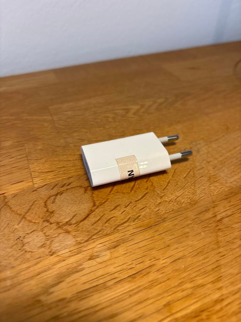 Witte USB-oplader voor diverse telefoons, Ophalen, Gebruikt, Overige merken