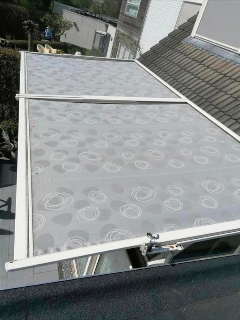 Mooiste Elektrisch Serrezonwering
op MP-592cm breed, Tuin en Terras, Ophalen, 450 cm of meer, Elektrisch, Zo goed als nieuw