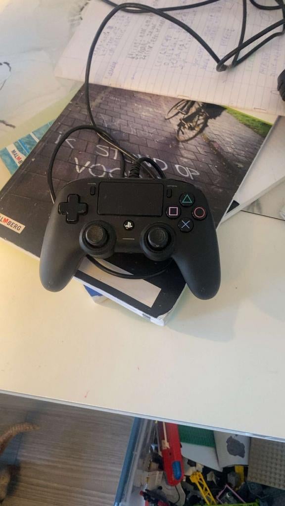 Ps4 controller, Spelcomputers en Games, Ophalen of Verzenden, Zo goed als nieuw, Controller
