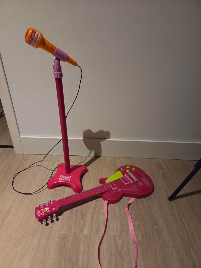 Speelgoed gitaar met microfoon, Ophalen, Zo goed als nieuw, Jongen of Meisje