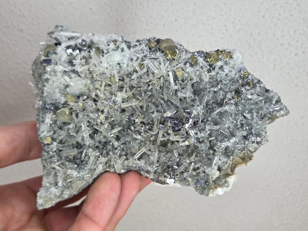 Kwarts, Galeniet, Pyriet en Calciet UV, Verzamelen, Mineralen en Fossielen, Ophalen of Verzenden, Mineraal