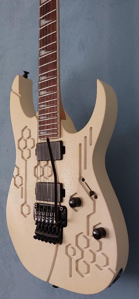 Ibanez RG420EG-BWH Limited Edition BeeHive, Ophalen of Verzenden, Zo goed als nieuw, Solid body, Ibanez