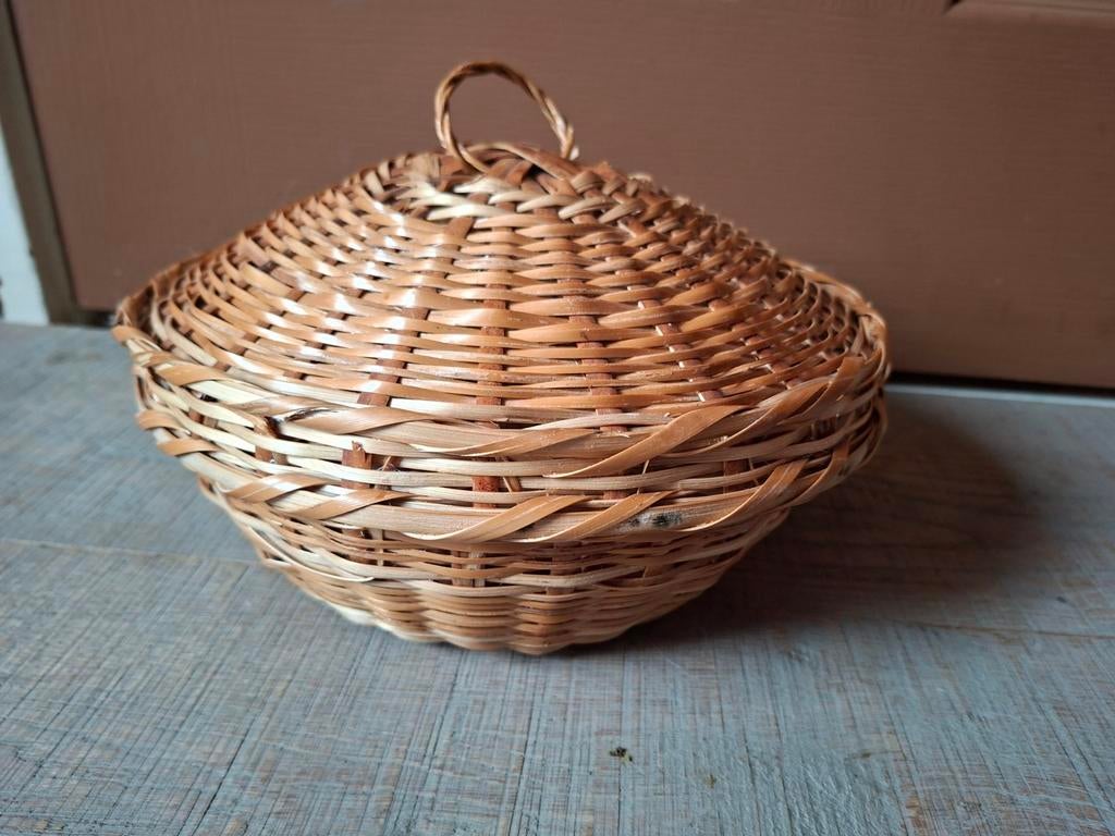 5 rieten brood mandjes ,1 met deksel, Rond, Nieuw, Ophalen of Verzenden, Nvt