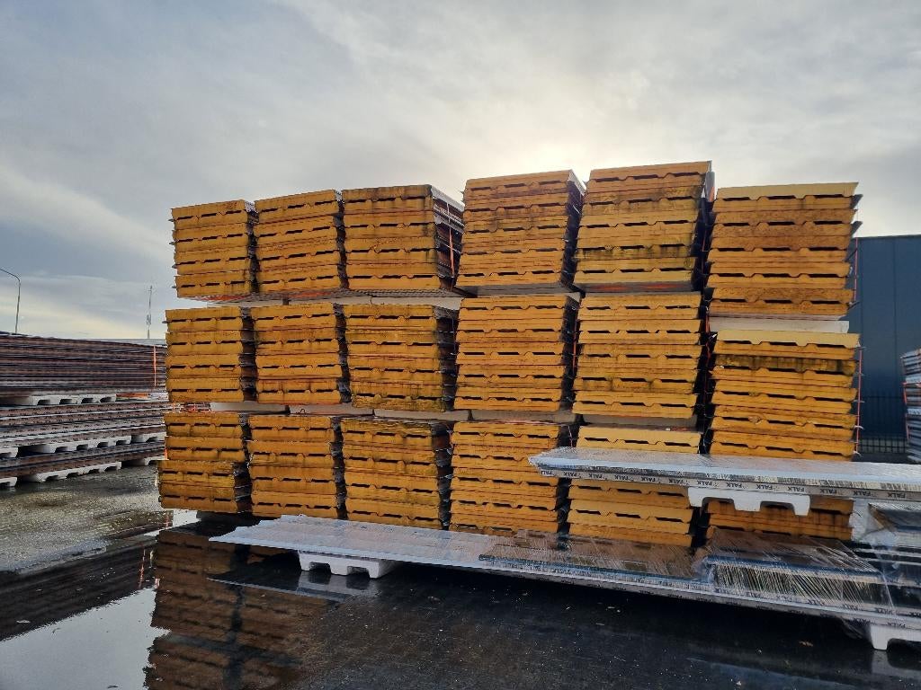 2500m2 Sandwichpanelen 100mm & 130mm B-keus | Vanaf €9,00/m2, Doe-het-zelf en Verbouw, Platen en Panelen, Ophalen, Zo goed als nieuw