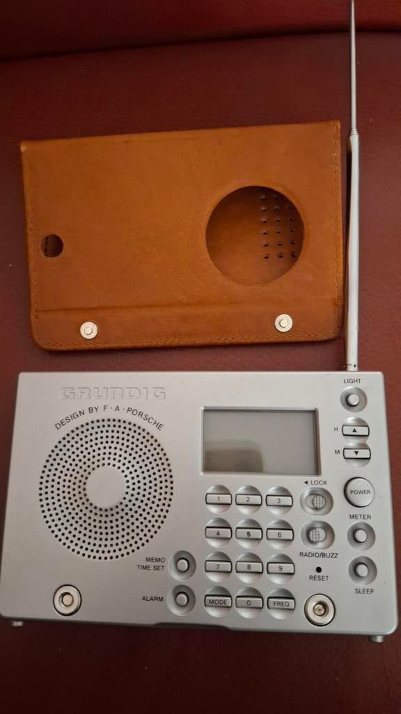 Grundig Yacht Boy P2000 Ferdinand Porsche Wereldradio, Audio, Tv en Foto, Radio's, Ophalen of Verzenden, Gebruikt, Wereldontvanger