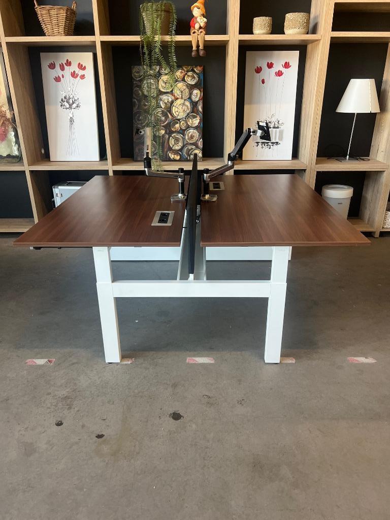 Ahrend duo-bureau slinger/monitor arm/stopcontact, 10 stuks, Verzenden, In hoogte verstelbaar, Gebruikt