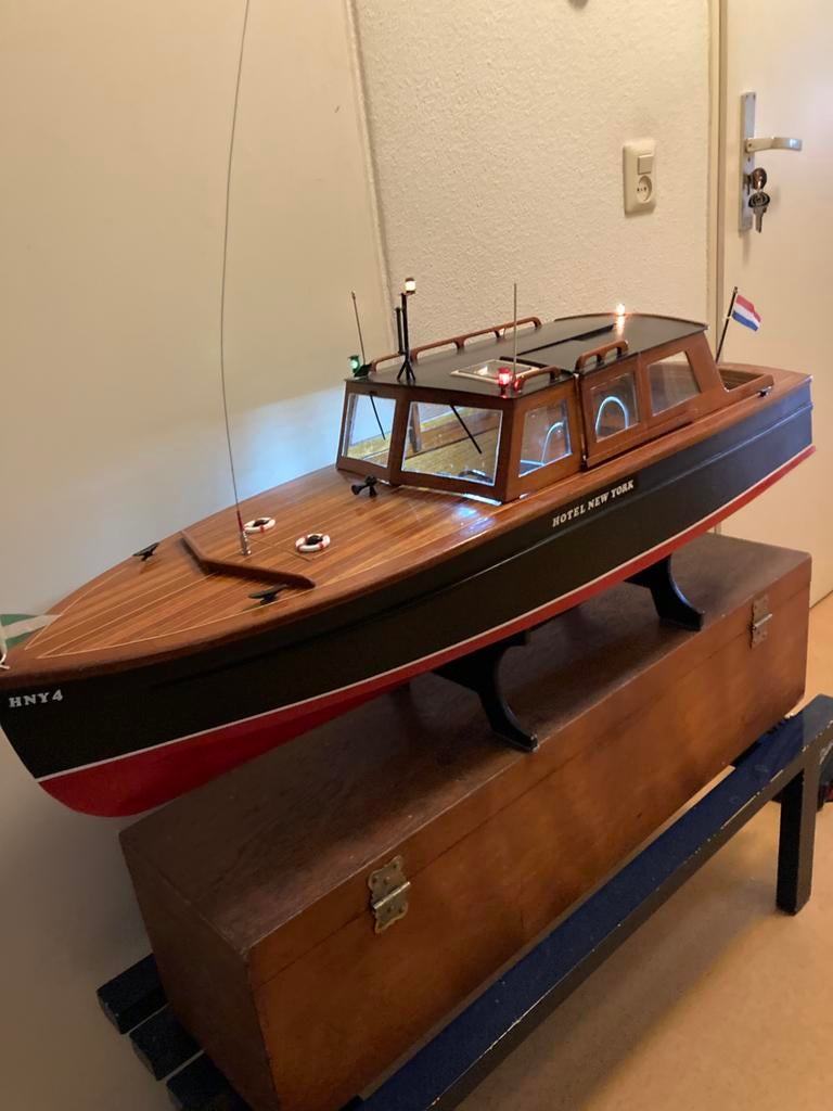 Scheepsmodel Watertaxi Hotel New York HNY 4 Rc , verlichting, Verzamelen, Scheepvaart, Ophalen, Gebruikt, Motorboot, Schaalmodel