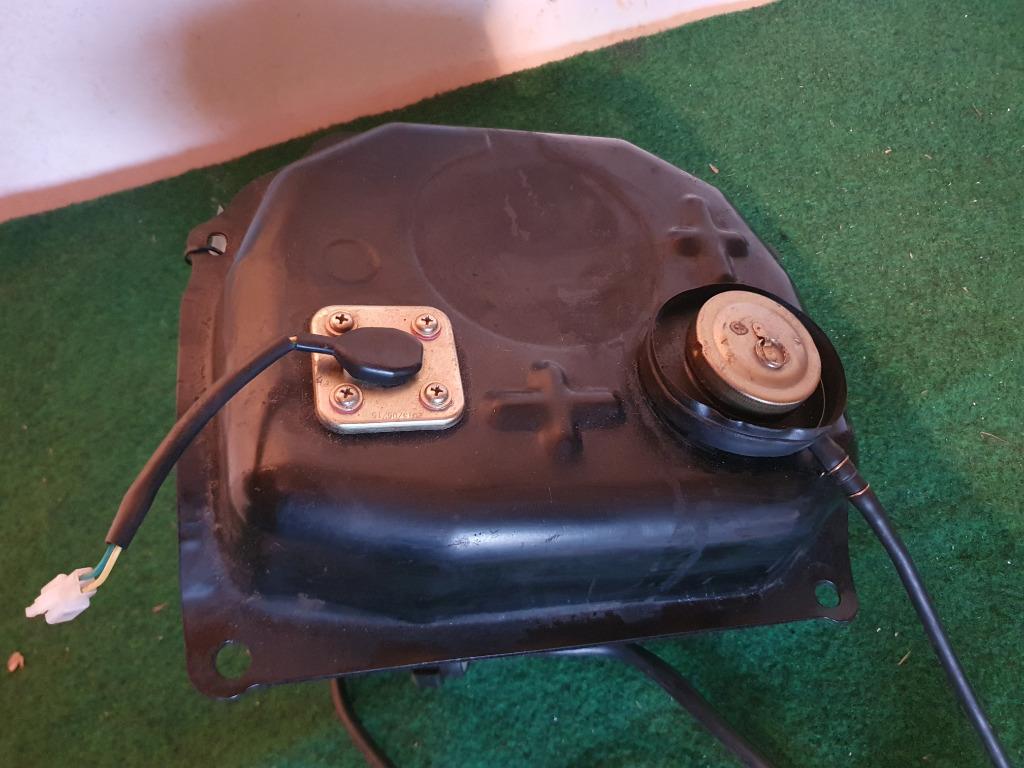 NIEUWSTAAT Benzinetank SYM Fiddle 3 50 origineel Fuel Tank, Fietsen en Brommers, Brommeronderdelen | Scooters, Ophalen of Verzenden