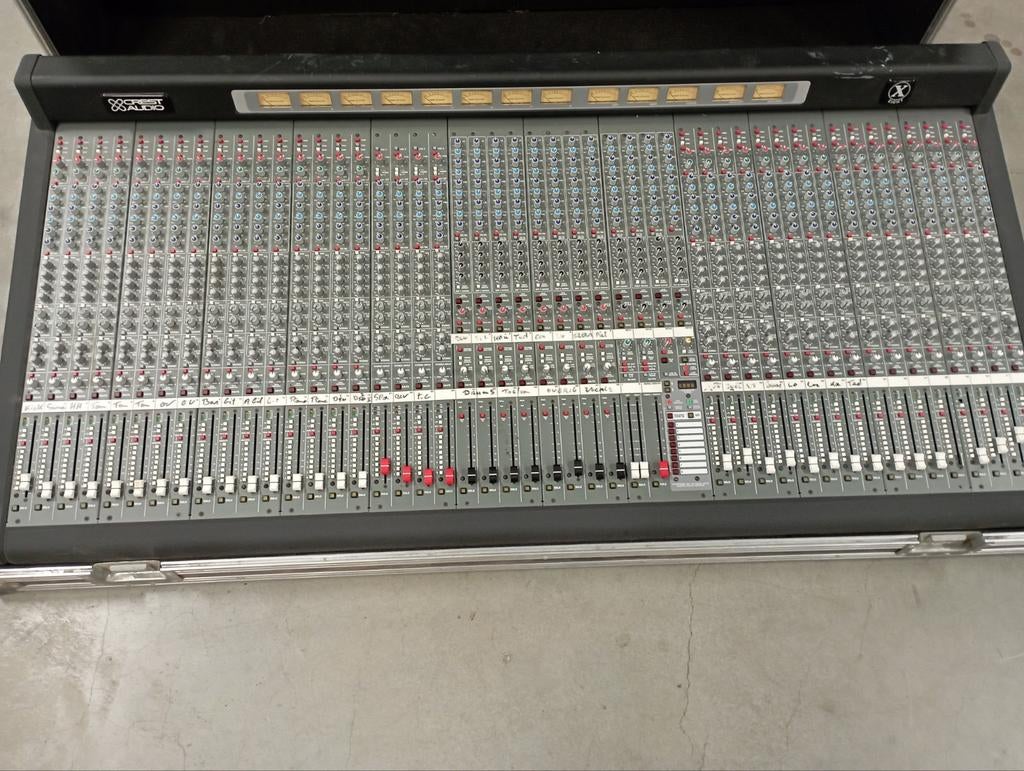 Crest Audio X 8 32 kanaals, Ophalen, Gebruikt, 20 kanalen of meer