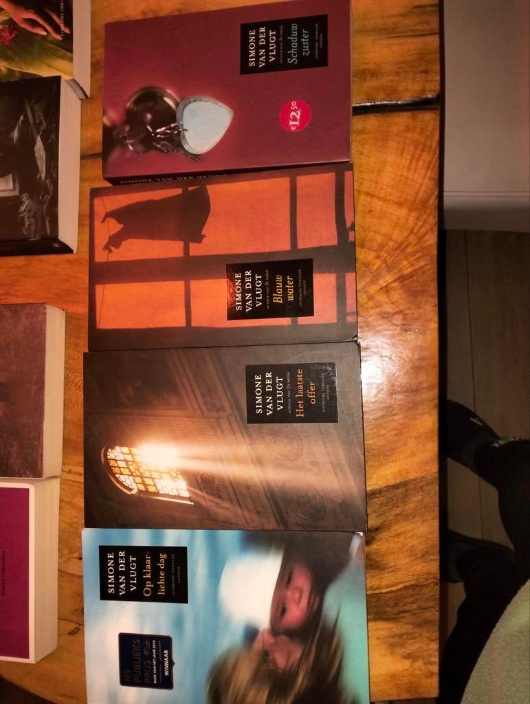 Simone van der Vlugt - 4 Psychologische Thrillers, Ophalen, Zo goed als nieuw