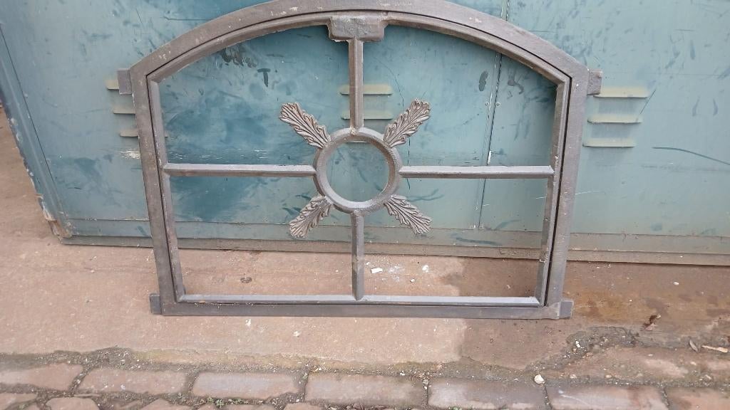 1 mooi gietijzeren stalraam type korenaar te openen 79/62cm, Antiek en Kunst, Ophalen of Verzenden