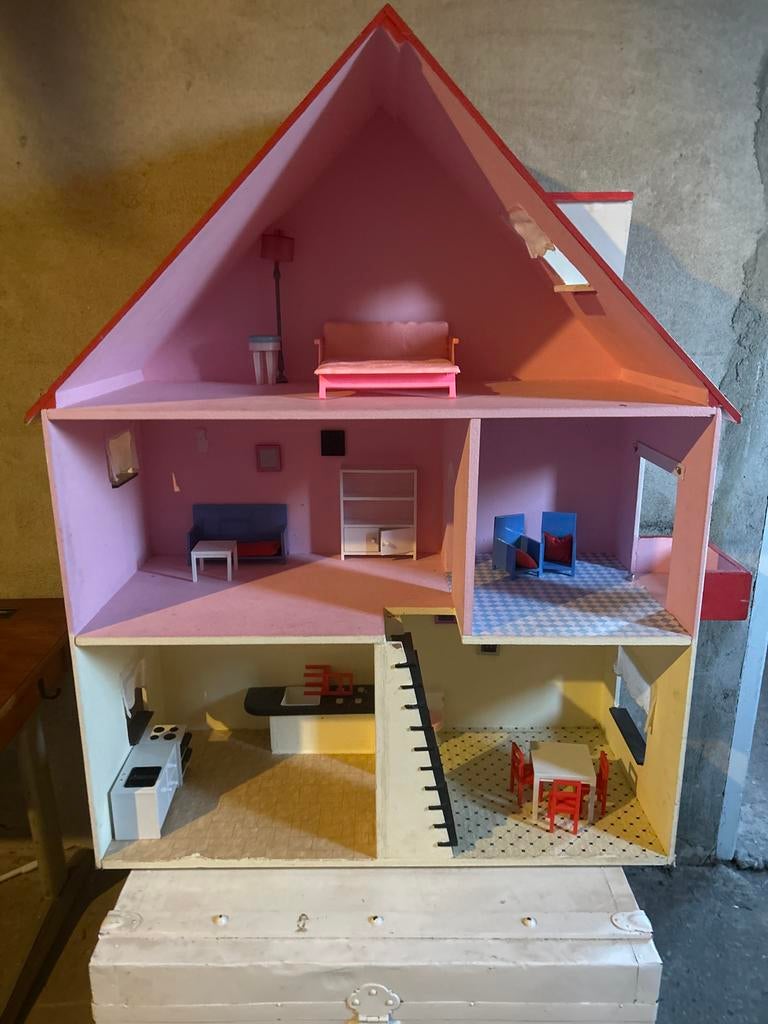 Leuk poppenhuis met Ikea meubeltjes, Kinderen en Baby's, Speelgoed | Poppenhuizen, Ophalen, Gebruikt, Poppenhuis