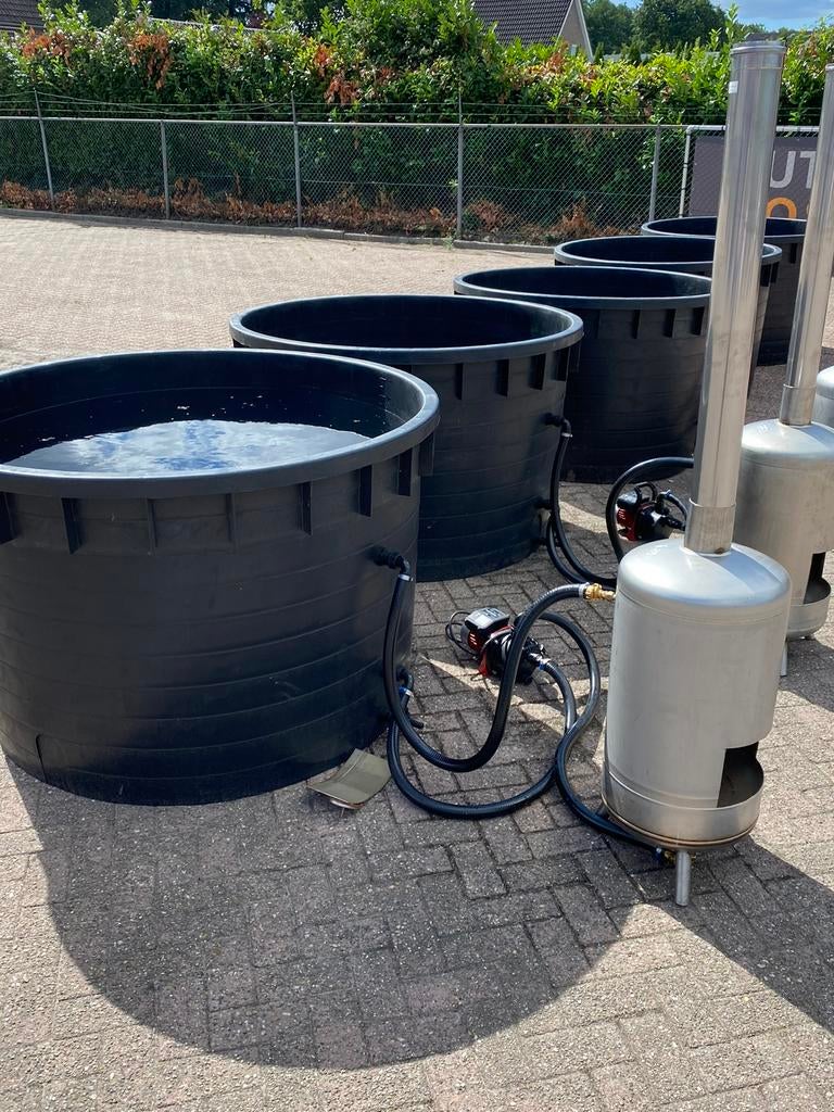 🛁 Hottub Basic – 4 persoons met RVS houtkachel en pomp, Ophalen of Verzenden, Zo goed als nieuw, Pomp