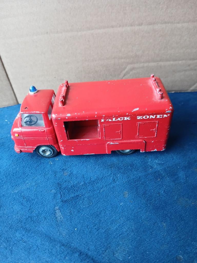 Volvo brandweerwagen Falck. Tekno Denmark, Hobby en Vrije tijd, Modelauto's | 1:43, Ophalen of Verzenden, Gebruikt, Auto, Overige merken