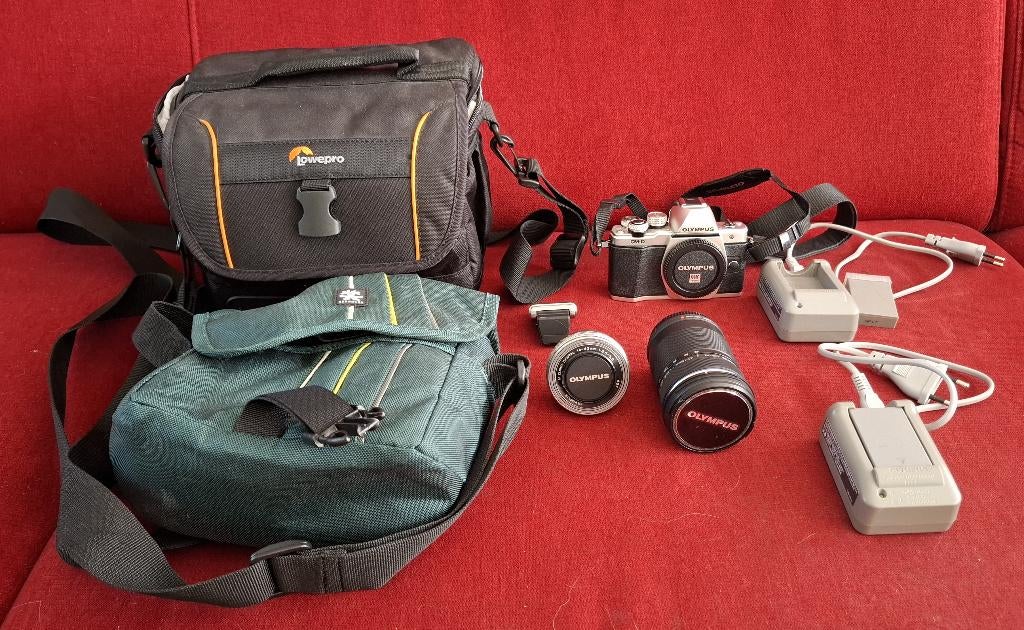 Olympus OM-D-E-M10 Mark II body, objectieven en toebehoren, Ophalen, Zo goed als nieuw, Olympus, 8 keer of meer