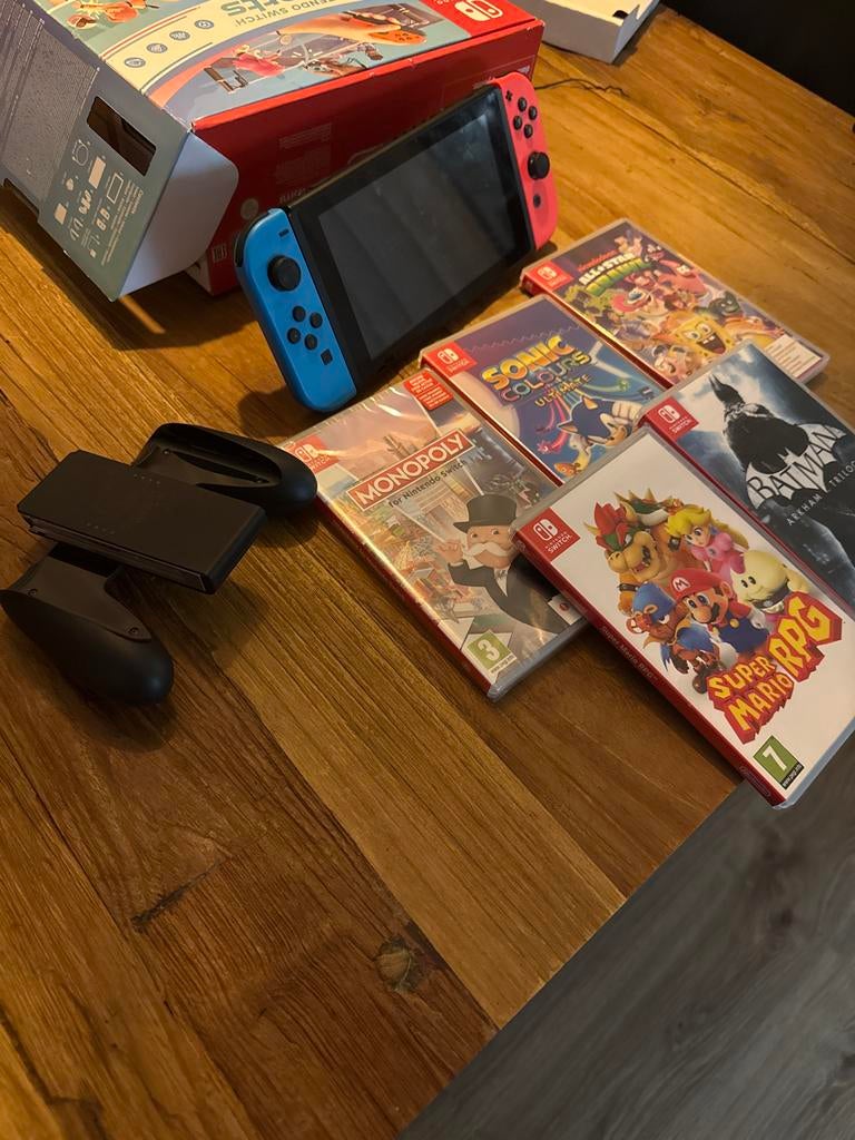 Nintendo Switch Oled met 5 spellen, Online, Overige genres, Ophalen of Verzenden, Vanaf 7 jaar