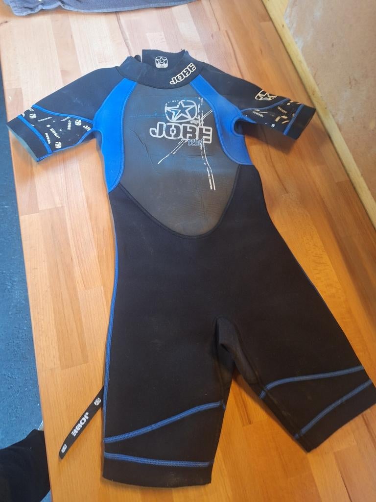 2 wetsuits: Tribord en Jobe, ideaal voor watersport, Watersport en Boten, Watersportkleding, Wetsuit, Gebruikt, Tribord, Jobe