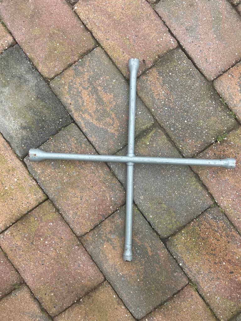 vrachtwagen kruissleutel kruis sleutel, Auto diversen, Ophalen, Gebruikt