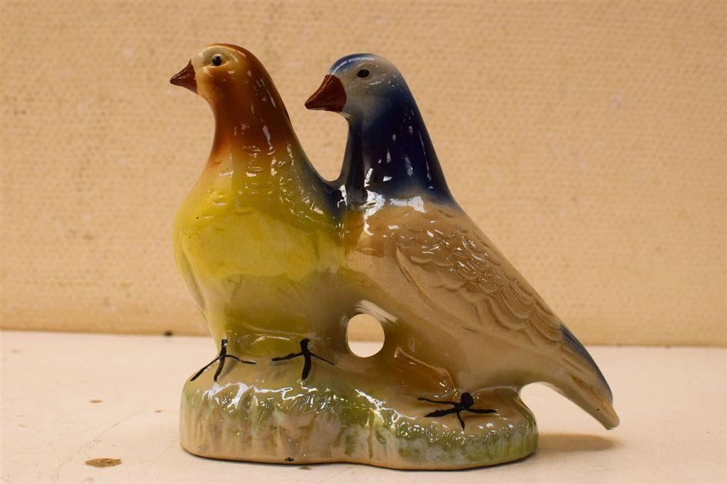 Porseleinen beeld van 2 duiven 49118