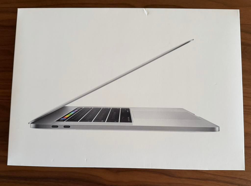 Macbook pro 15-inch 2016 model, Computers en Software, Apple Macbooks, MacBook Pro, 256 GB, 2 tot 3 Ghz, Ophalen of Verzenden