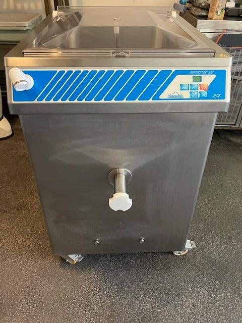 Complete ijsbereidings/-verkoop inrichting / Carpigiani, Ophalen, Gebruikt, Zelfvriezend