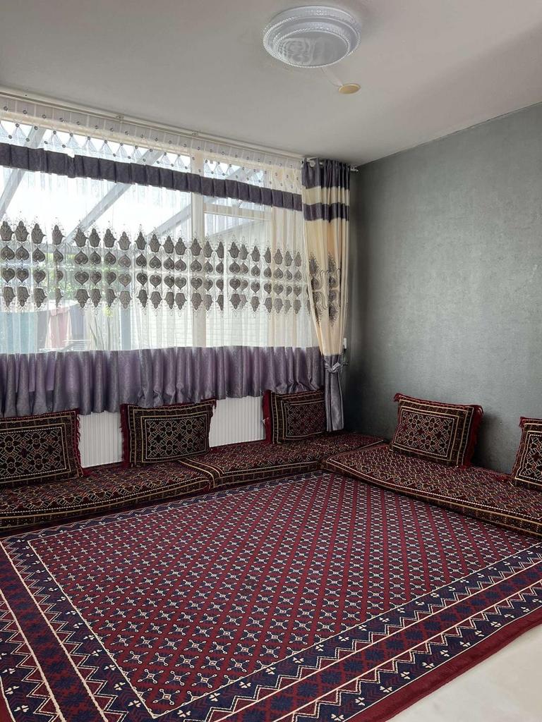 Komplete zitkamer, Huizen en Kamers