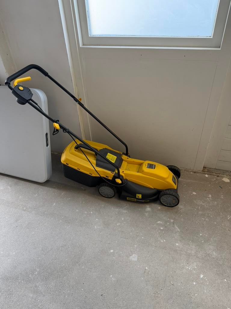 Powerplua grasmaaier werkt prima, Ophalen of Verzenden, Zo goed als nieuw