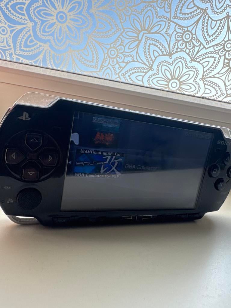 Sony PSP 2000 Zwart - Goed werkende staat, Spelcomputers en Games, Met games, Ophalen of Verzenden, Zo goed als nieuw, PSP Slim