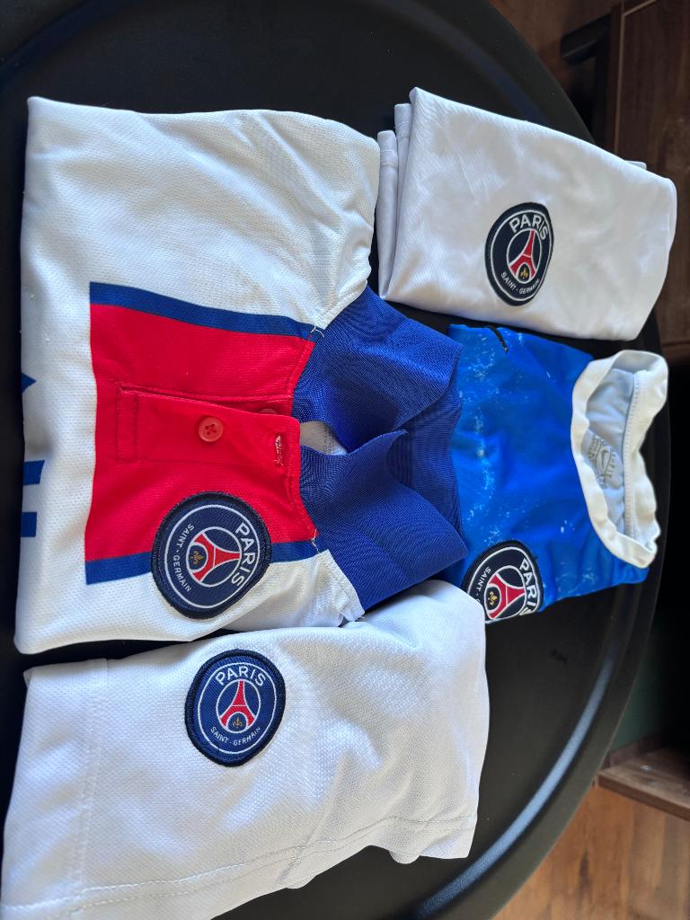 Voetbal pakjes, Maat XS of kleiner, Ophalen, Zo goed als nieuw, Set