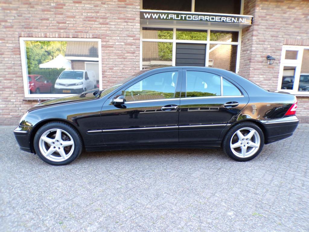 Mercedes-Benz C-klasse 180 K. Elegance Automaat / Airco / Na, Automaat, Gebruikt, Zwart, Navigatiesysteem