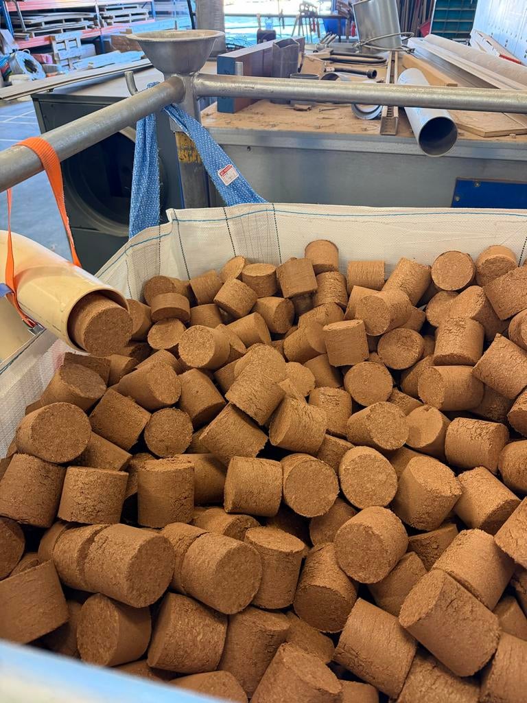 Bigbag Mahonie Meranti Briketten, Minder dan 3 m³, Ophalen, Overige houtsoorten, Blokken