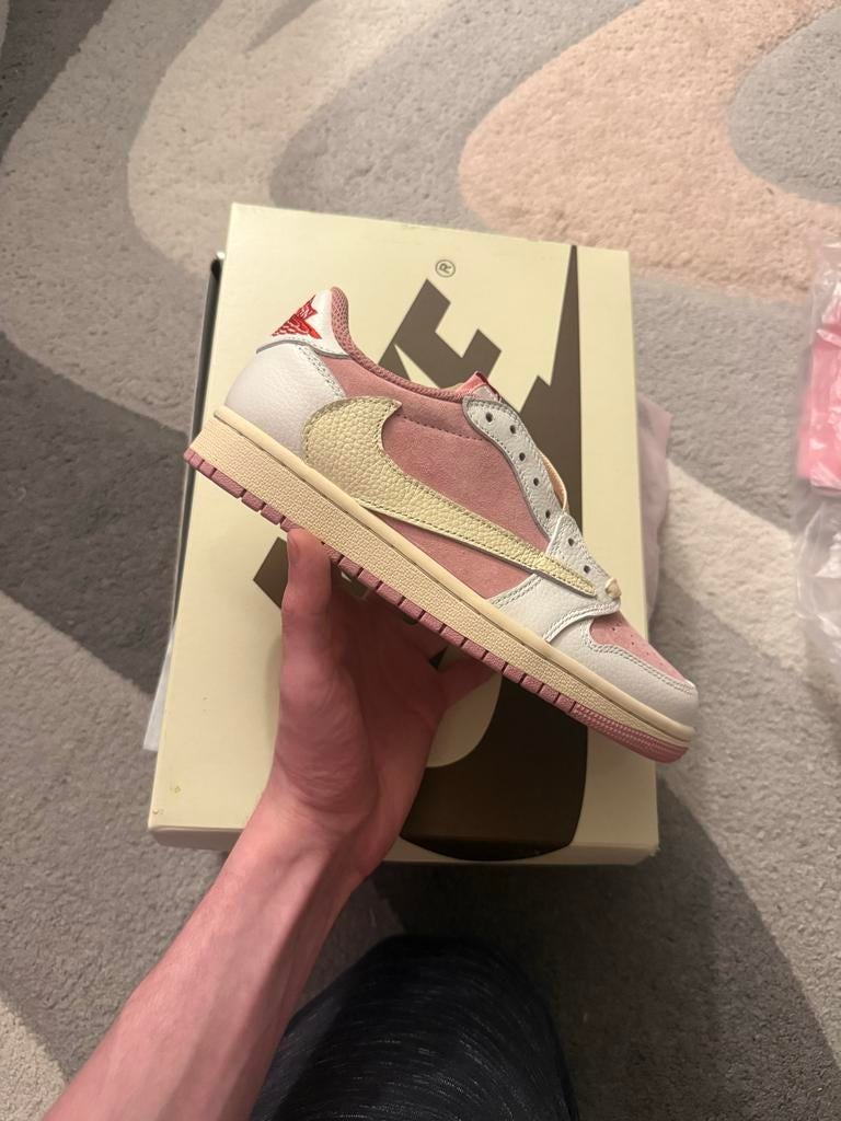 Nike Air Jordan 1 Low Travis Scott, Ophalen of Verzenden, Nieuw, Bruin, Sneakers of Gympen