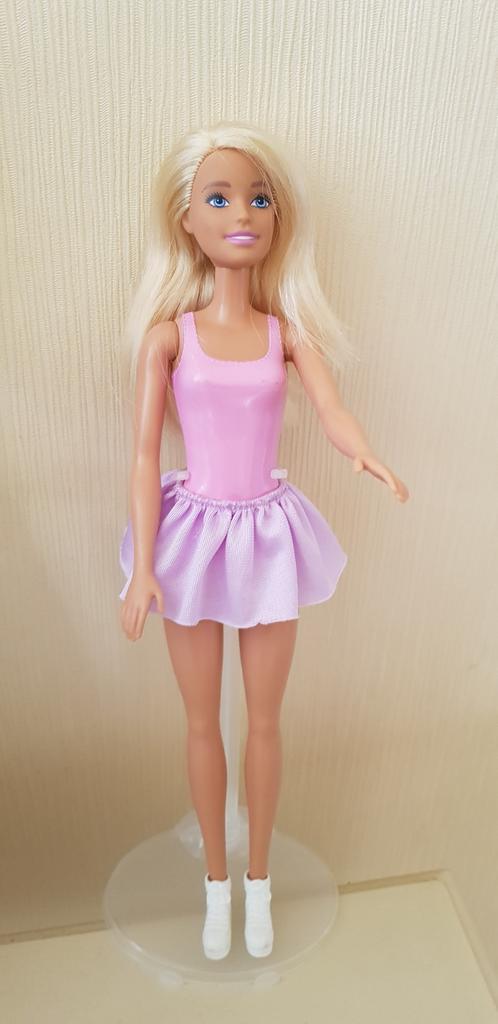 Super mooie barbie fashionista  van Mattel 2015 ggc10., Kinderen en Baby's, Speelgoed | Poppen, Zo goed als nieuw, Barbie, Ophalen of Verzenden