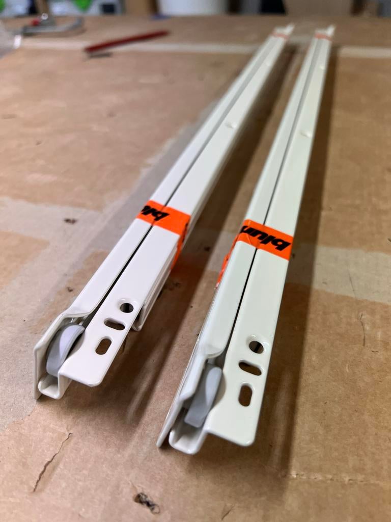 Blum ladegeleiders 230M wit enkel uittrekbaar 70 cm, Ophalen of Verzenden, Nieuw