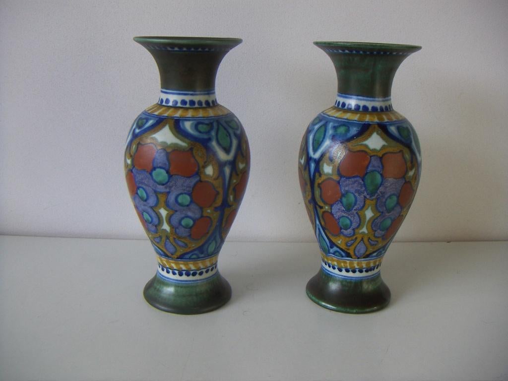 2 x Zuid Holland Gouda plateel keramiek vazen jr.1920. Ada., Ophalen of Verzenden